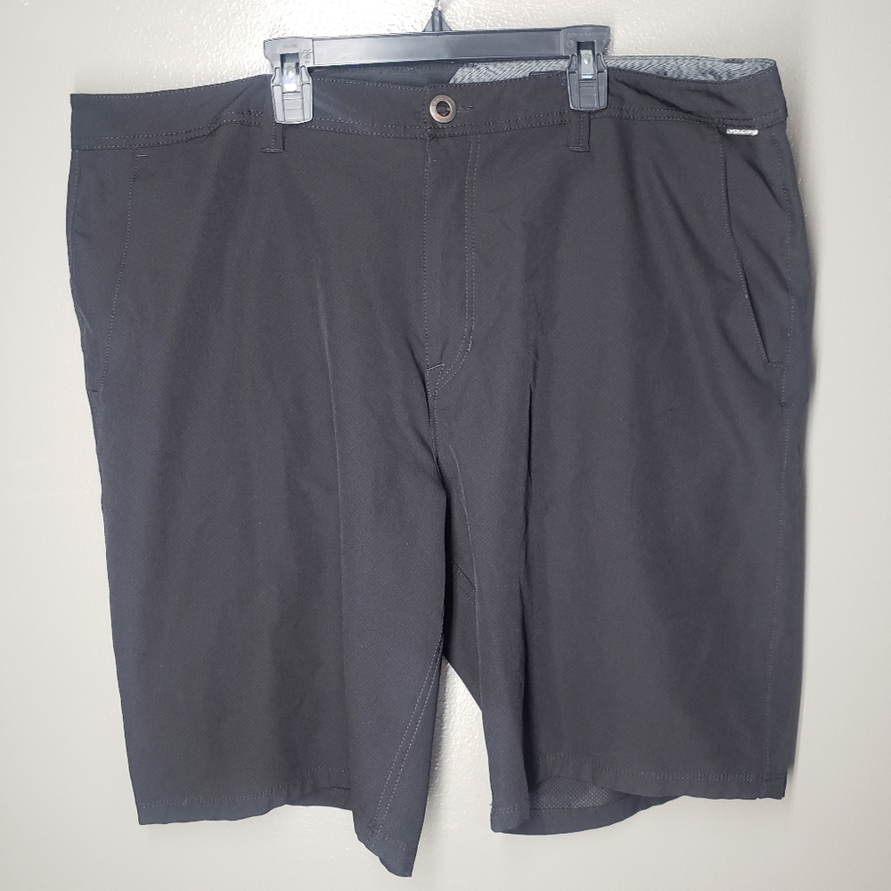 Volcom Mens Black Athletic Shorts Size 40 Pockets Lightweight Thin